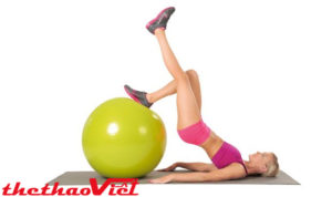 Bài tập một chân cong với bóng