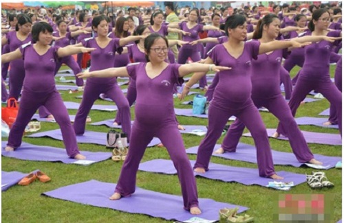 phụ nữ mang bầu có nên tập yoga không