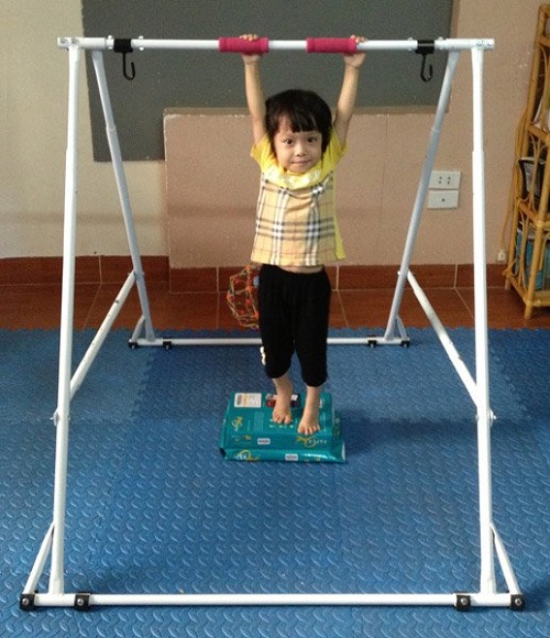 xà đơn gắn cửa