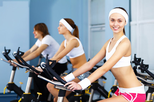 xe đạp tập thể dục giúp giảm cân